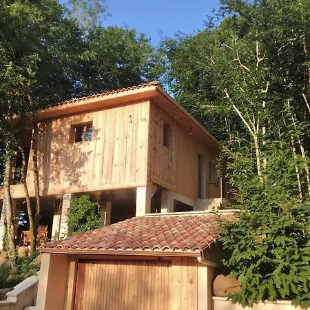 Sur Pilotis En Perigord